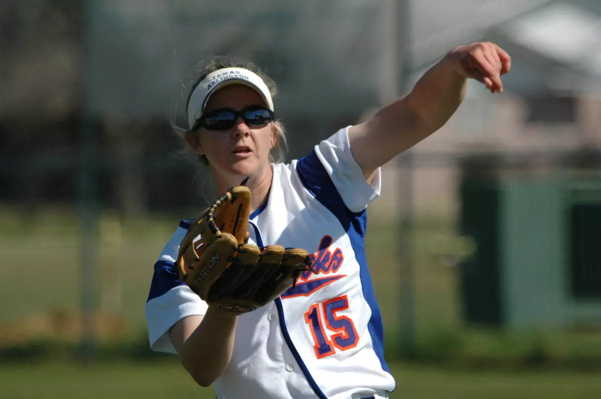 Cloughtery went 2-for-3 in game two to help lead UTA to the 9-3 win.