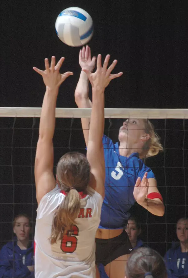 Torie Dacus led the Mavs with 10 kills and 11 digs.