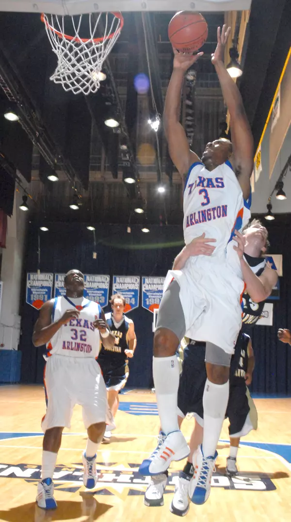 Jermaine Griffin scored his 1,000th point in the losing effort on the road.