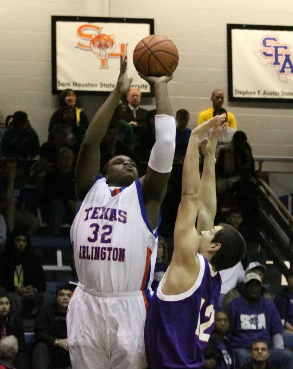 Anthony Vereen scored a career-high 29 points in the loss at TAMU-CC