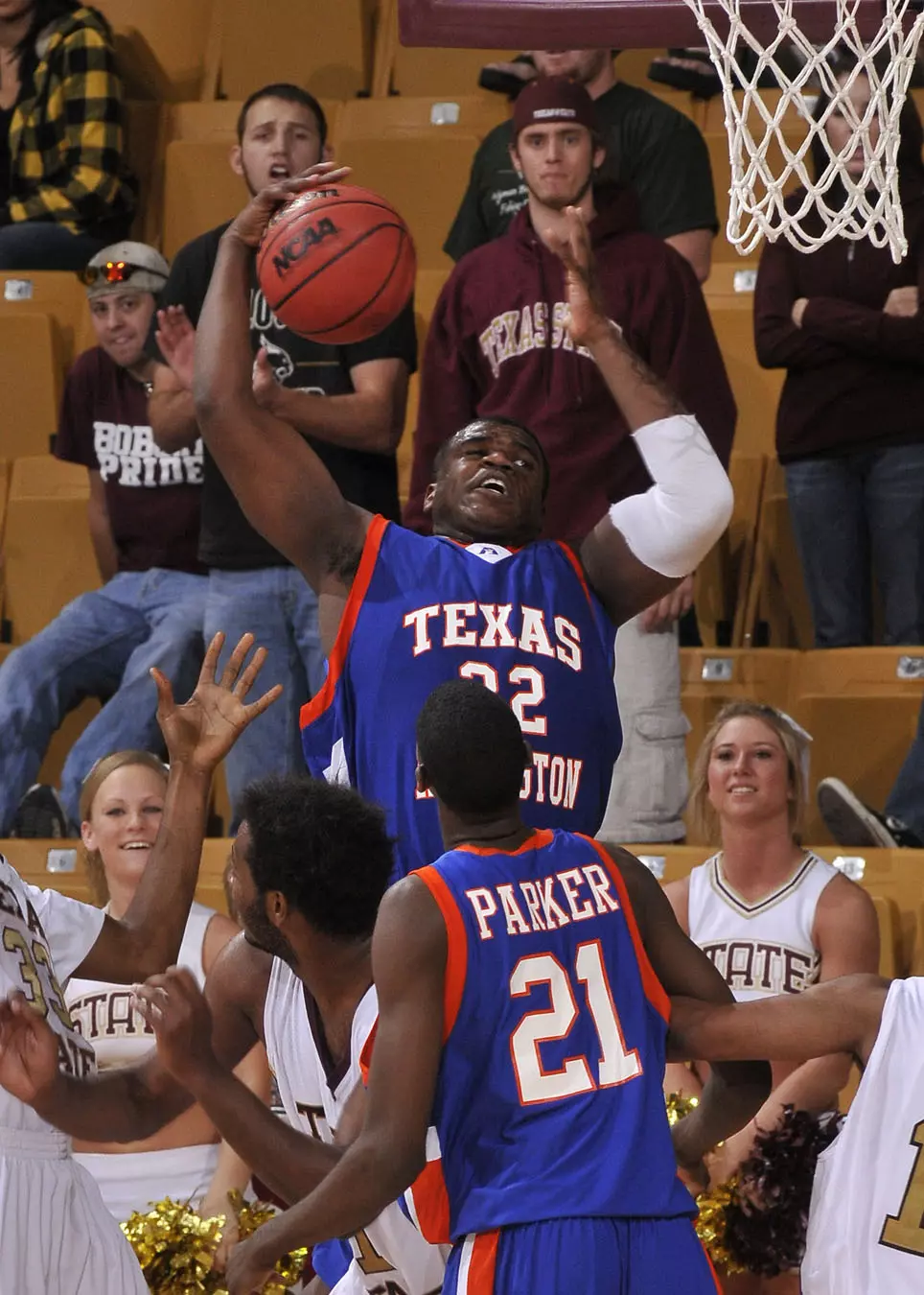 Anthony Vereen had a career-high 29 points at Corpus Christi