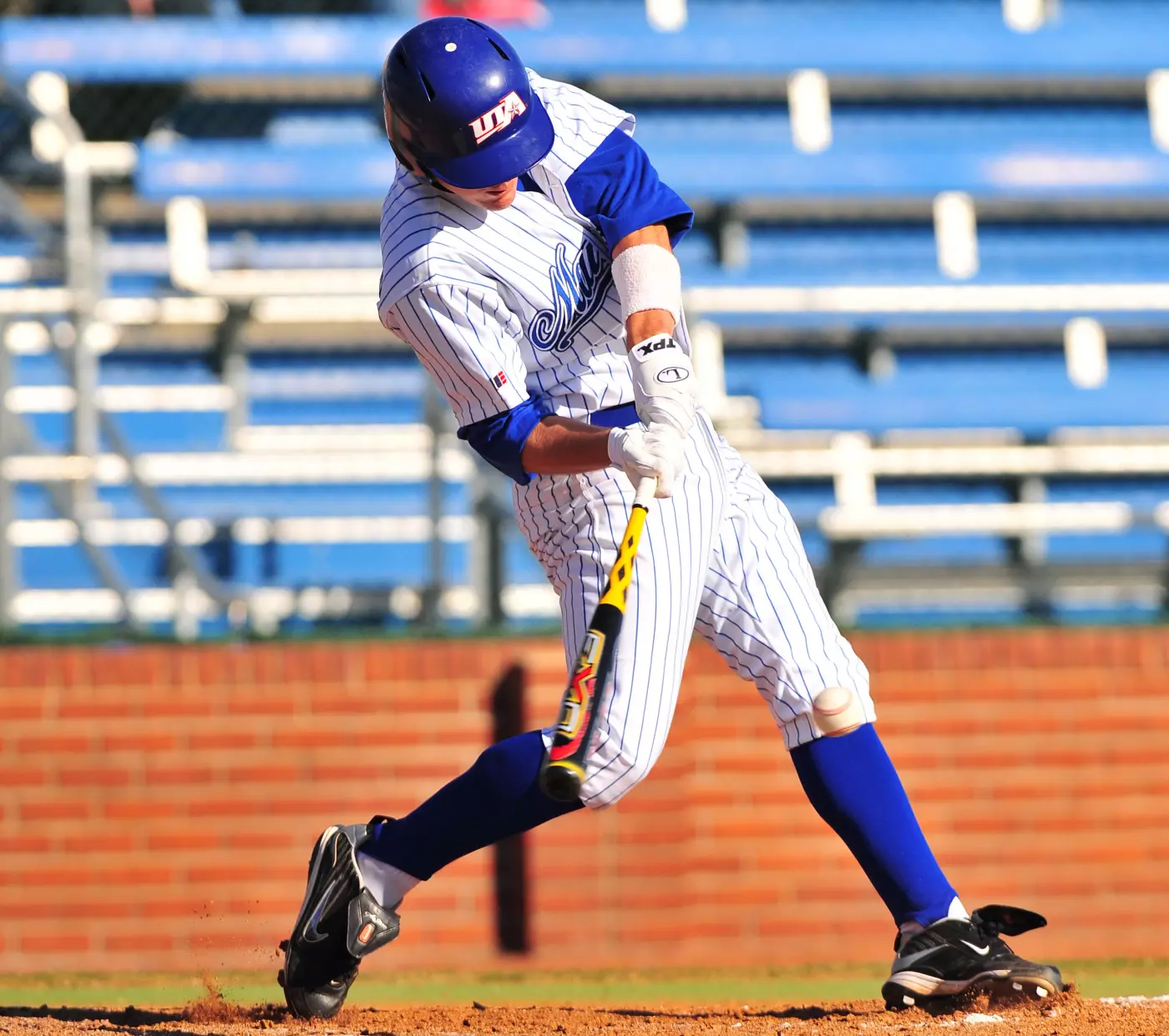 Ryan Davis went 2-for-3 with a three-run home run against the Bearkats.