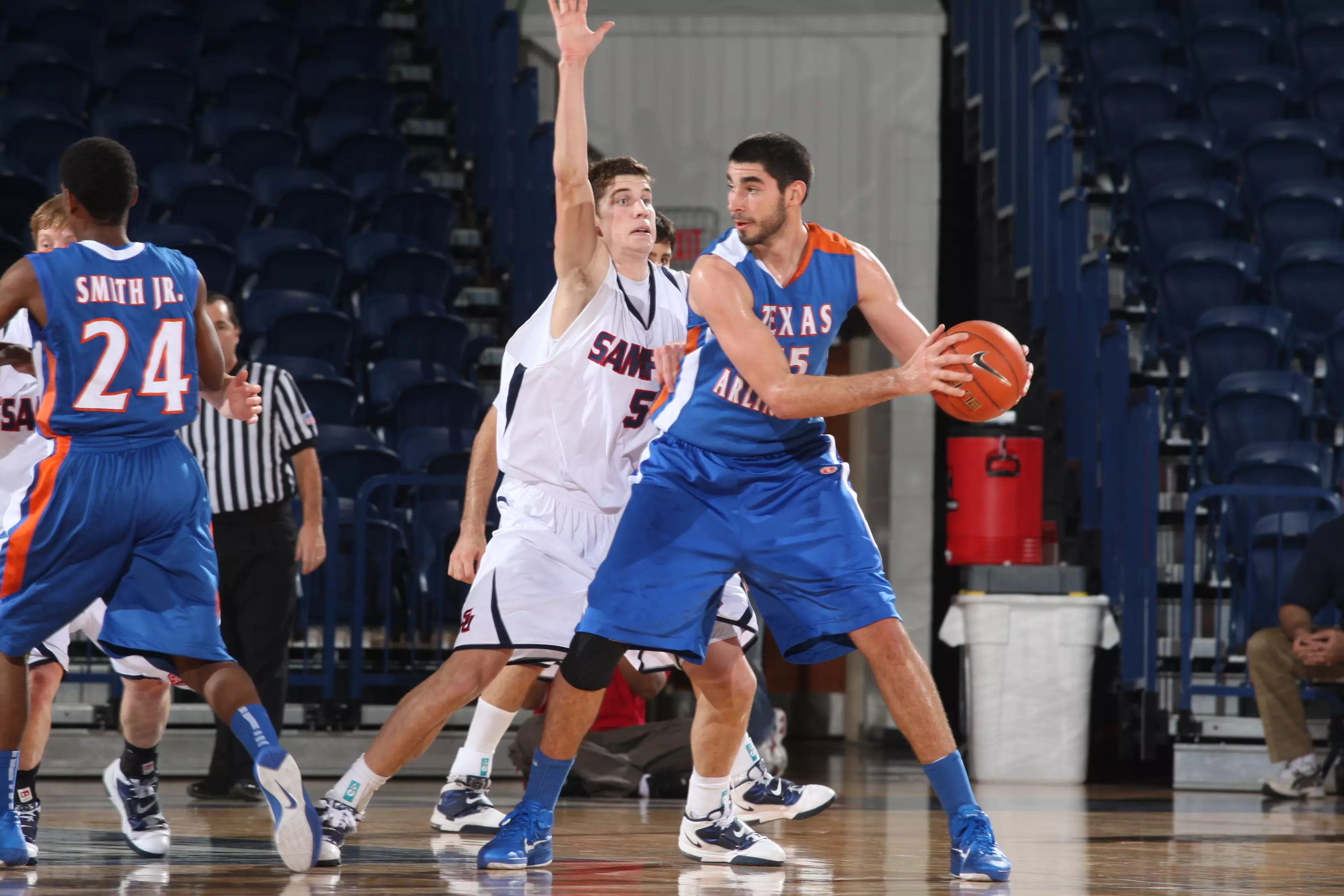 Jordan Reves had 12 points vs. HBU Wednesday.