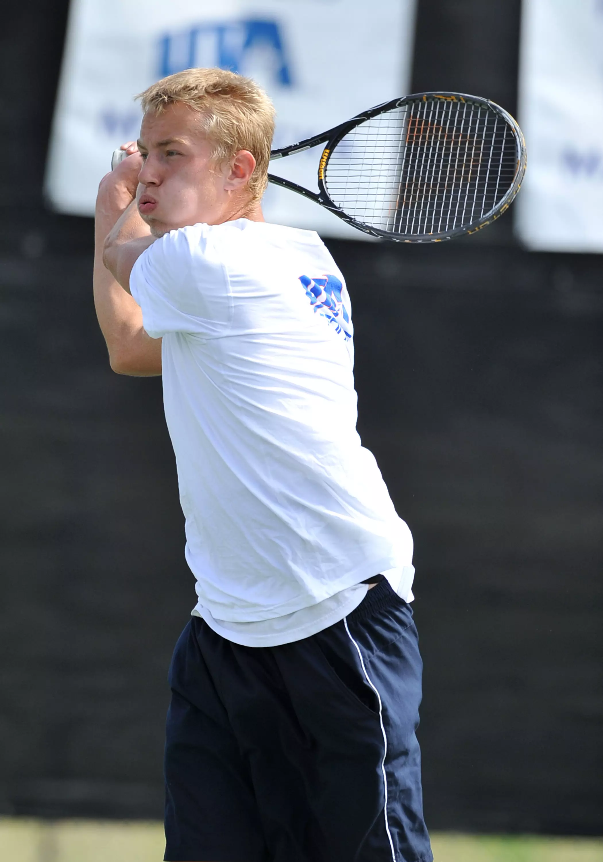 Yauheni Yakauleu recorded the fourth singles point for the Mavericks