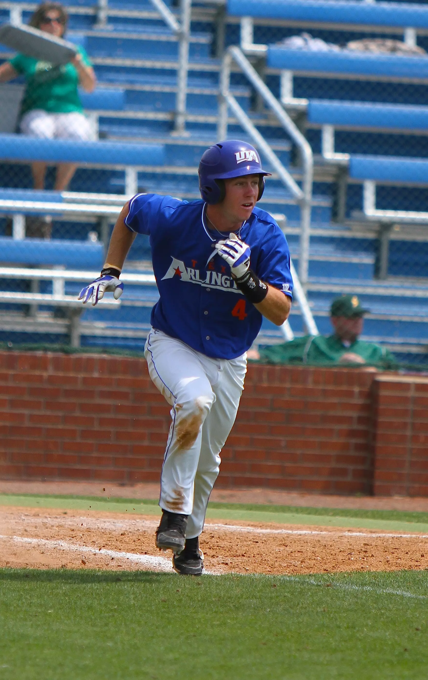 Daniel Jordan drove in two for the Mavericks on Sunday.