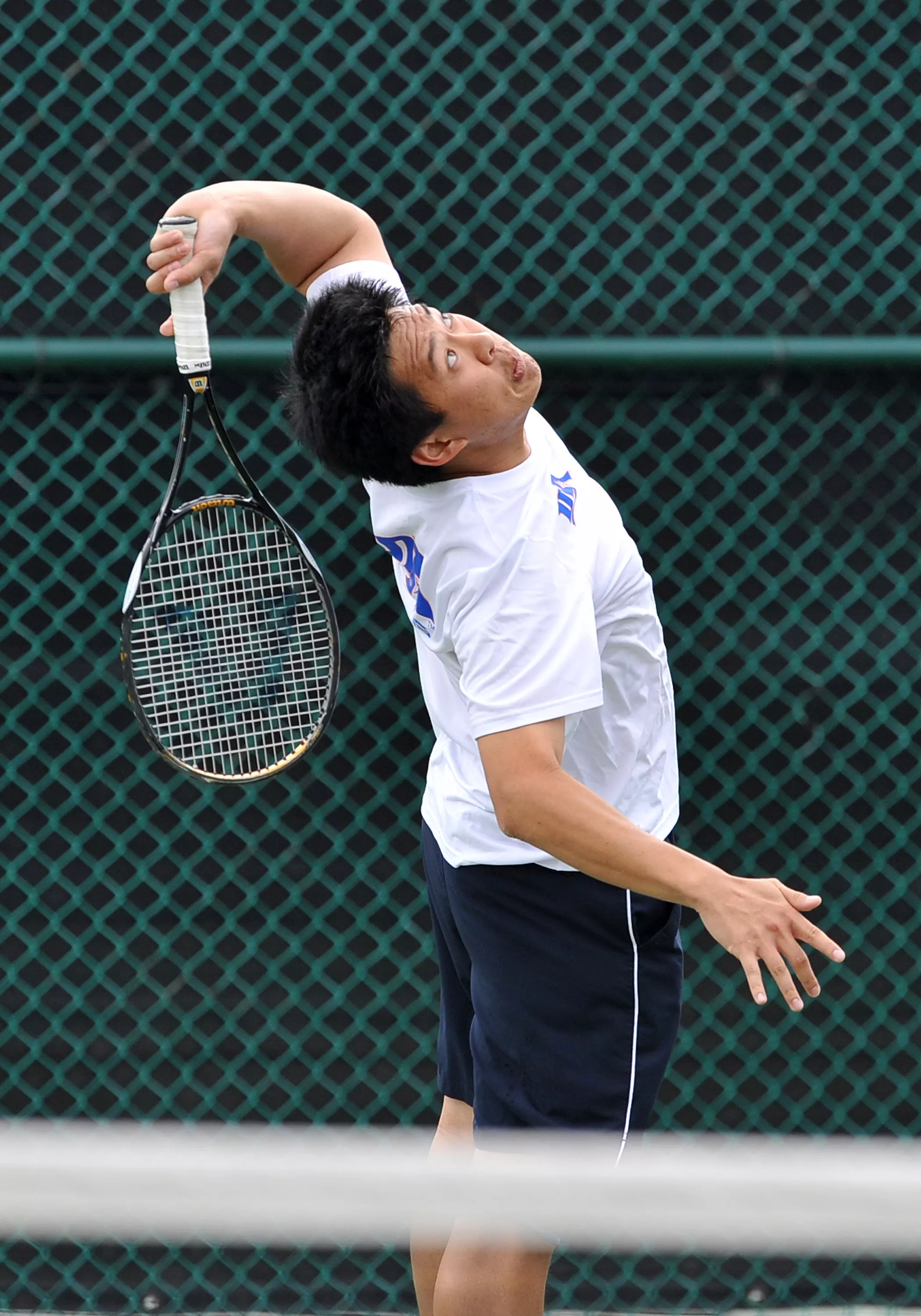 Jason Lateko escaped a close battle as he defeated hit UTPA opponent 4-6, 6-4, 10-7