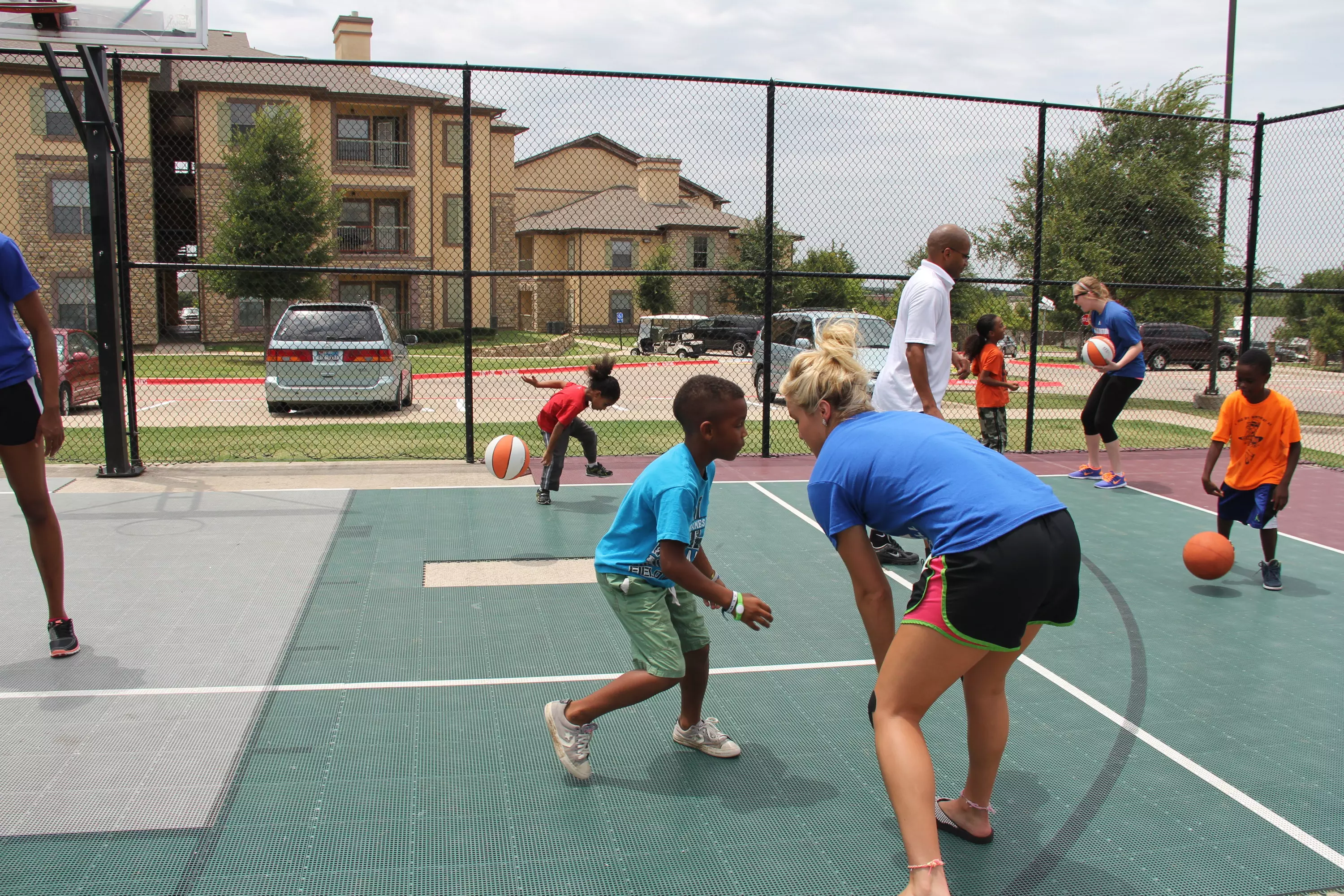 Jordan Holub participates in one-on-one.