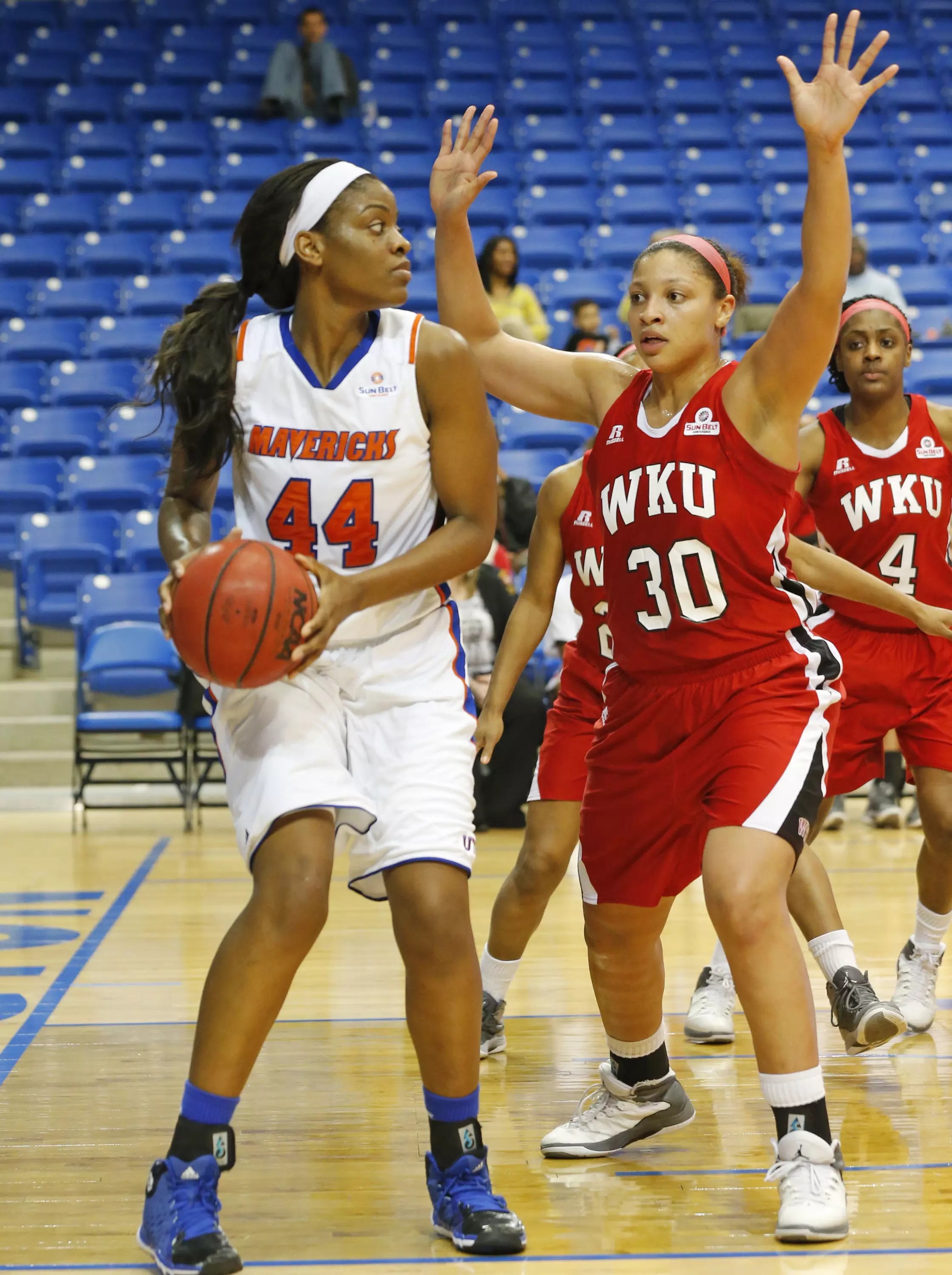 Senior Desherra Nwanguma scored 19 points in her Senior Night.