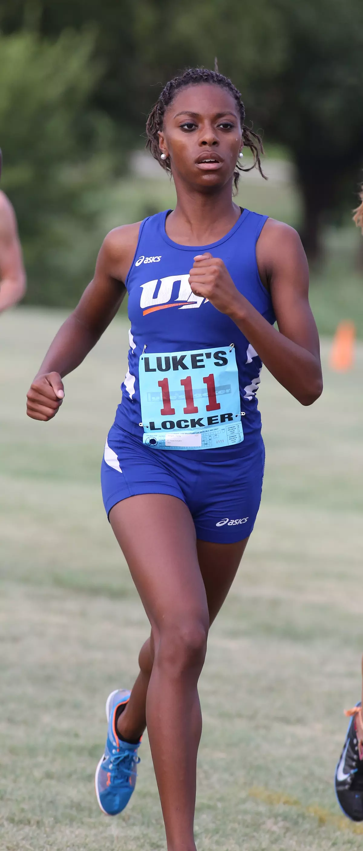 Ashly Wright led the UTA women at the Bear Twilight Invitational.