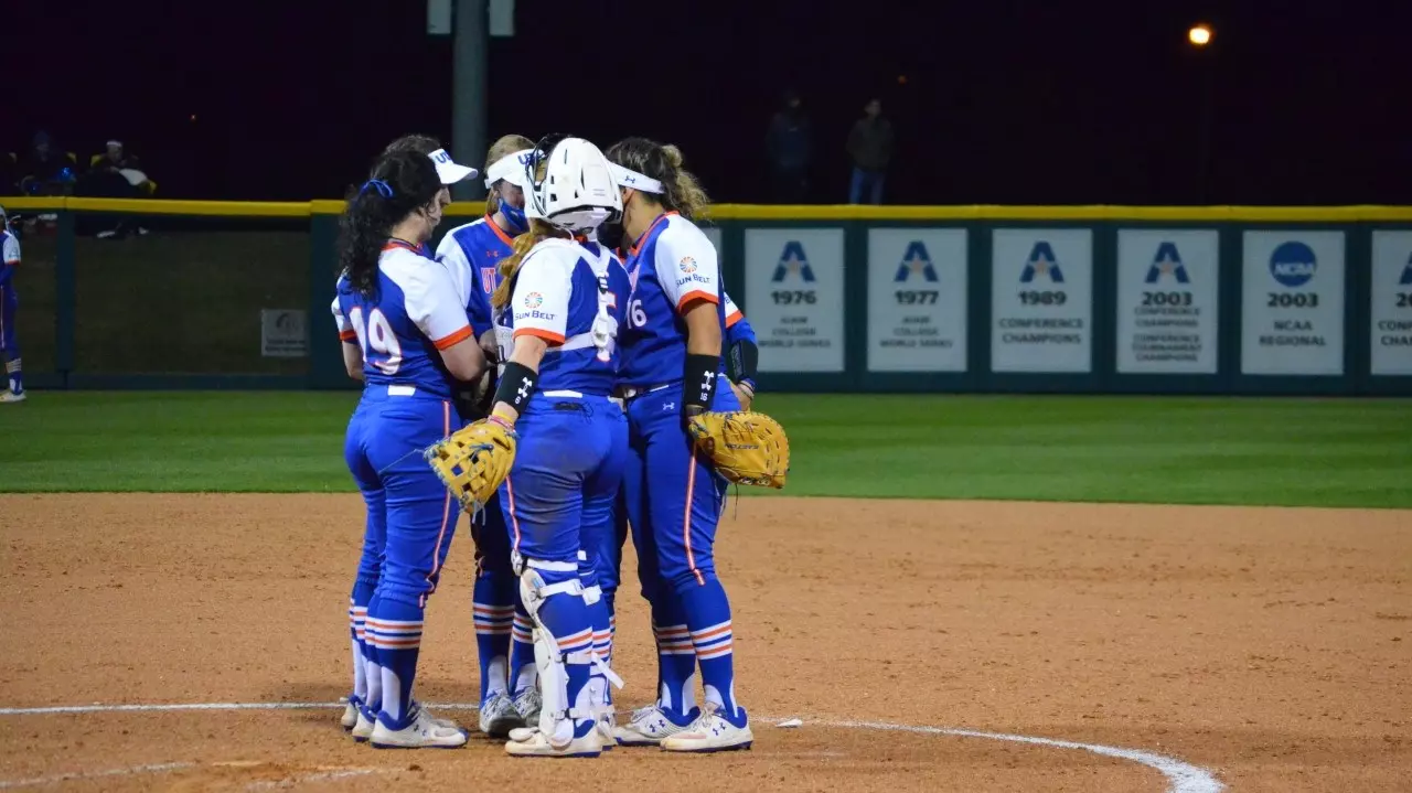 Softball Splits Day 3 of Boerner Invitational