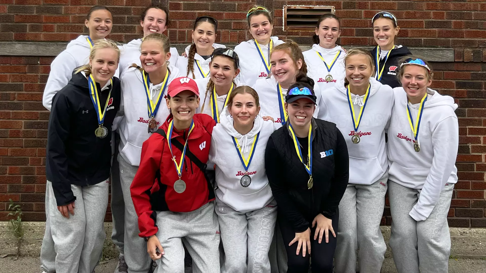 Women’s rowing races at Head of the Rock Wisconsin Badgers