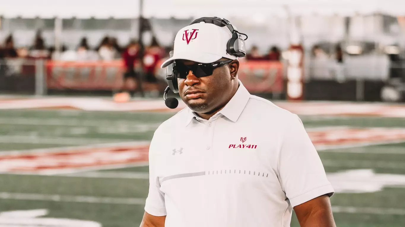VUU FB Coach