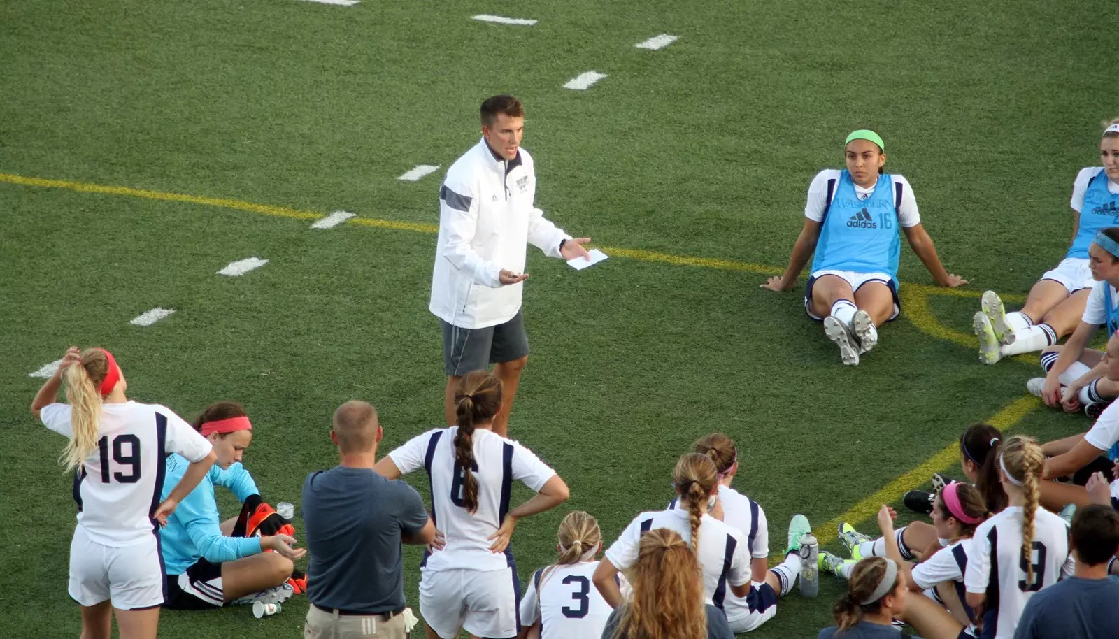 soccer-huddle-team