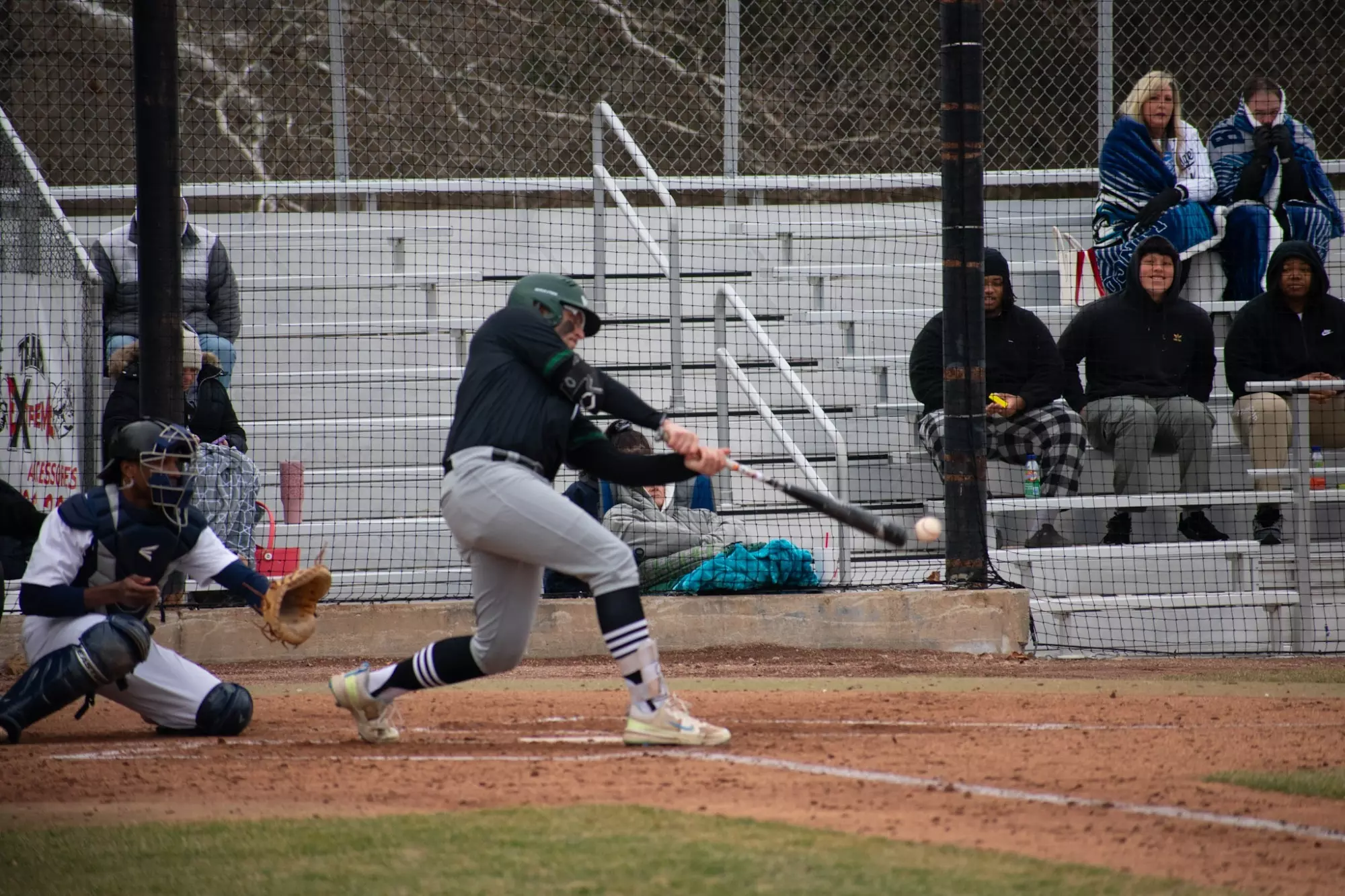 Owls Split DH vs Lincoln University