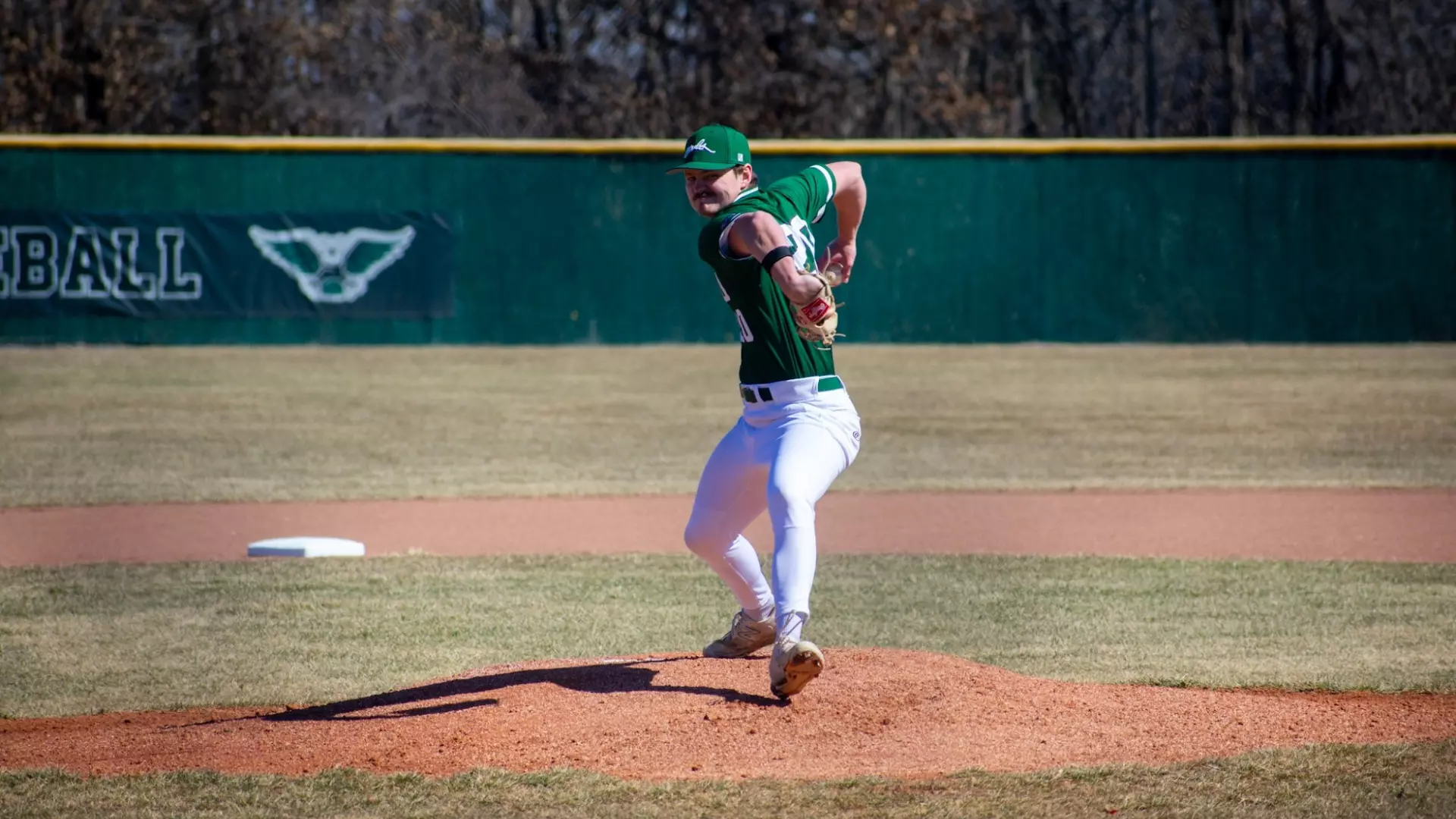 Woods Sweeps Stowe
