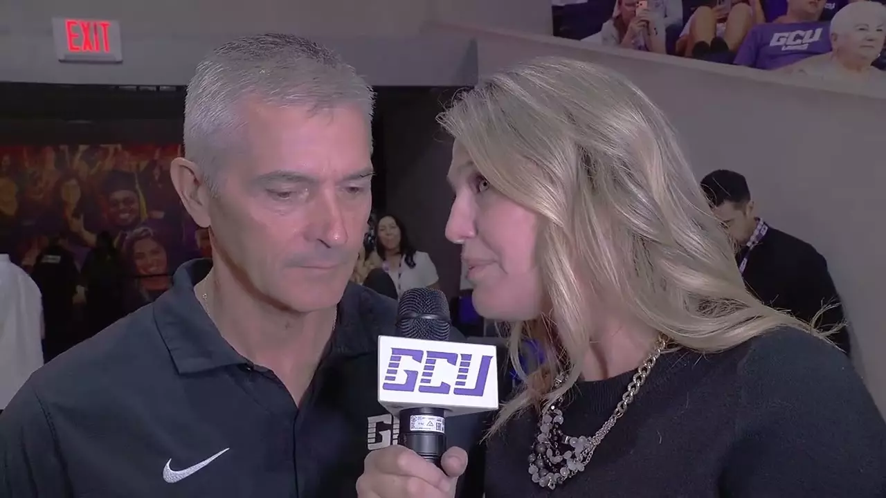 Bieser talks baseball at halftime