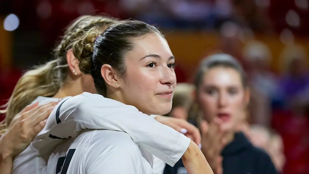 Bella Nunez | Women's Volleyball