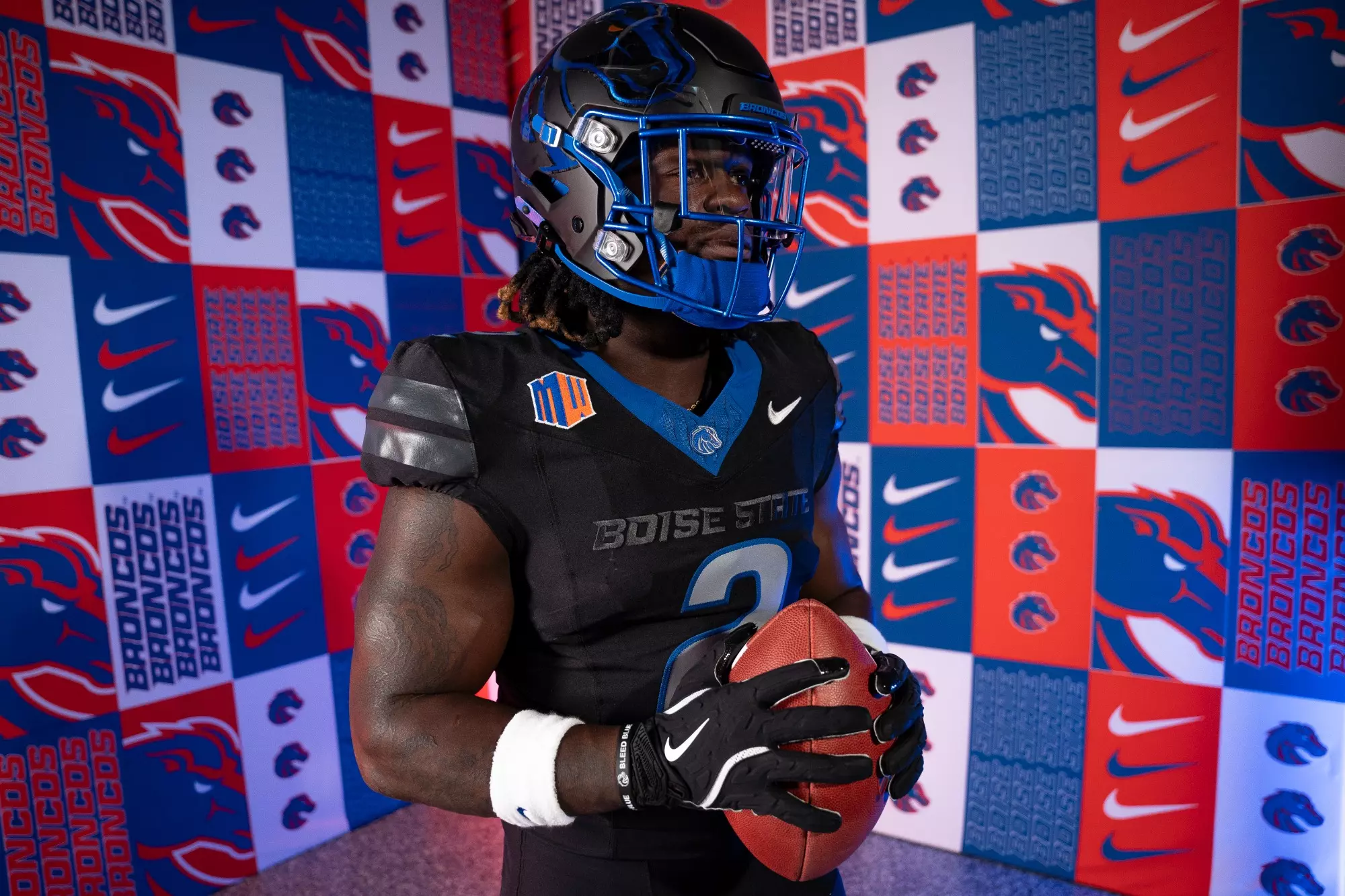 Boise State Athletics, Football, Jeanty EA uniform shoot, Photo by Kenna Harbison