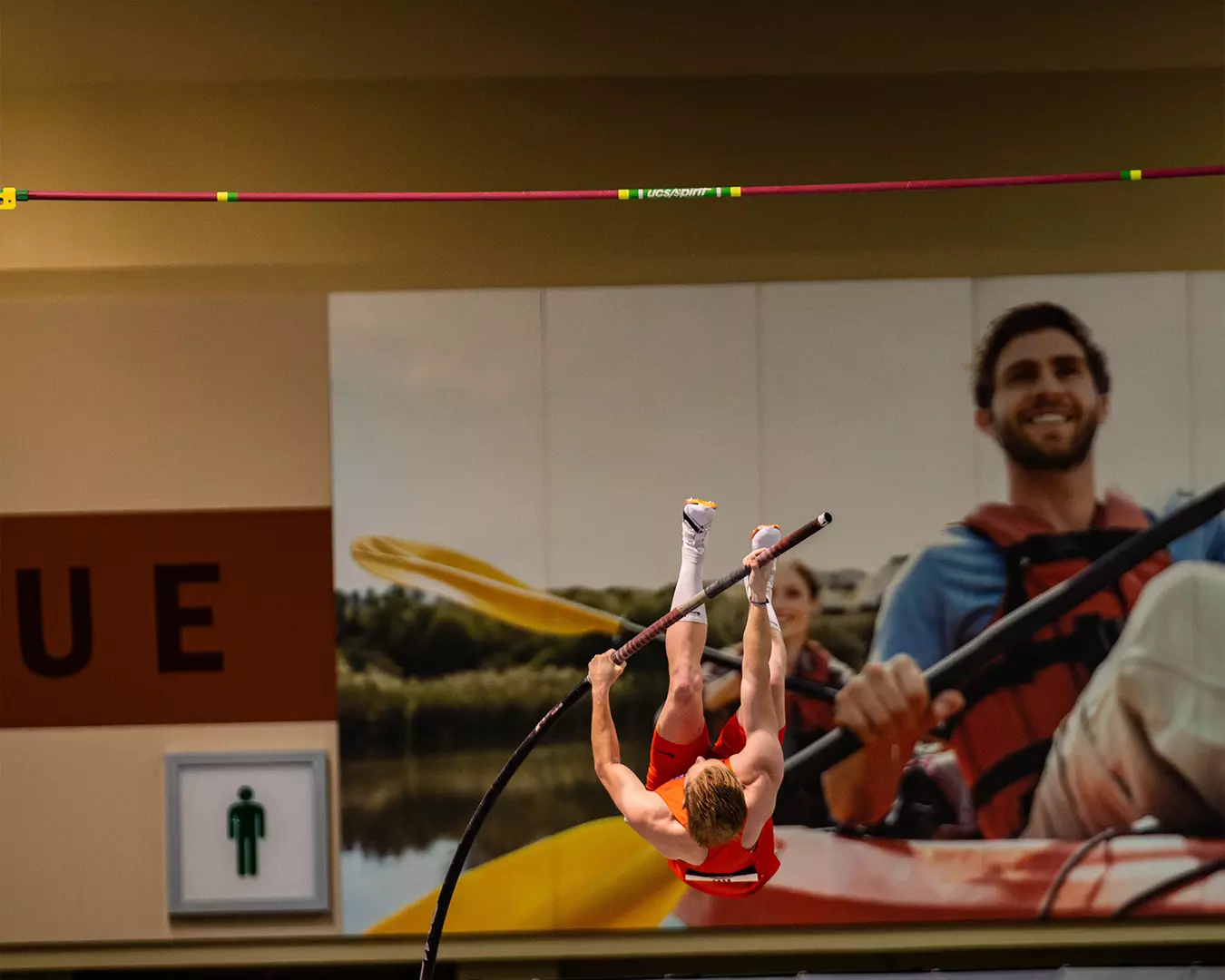 Landon Helms pole vaulting at the 2025 MW Indoor Championships