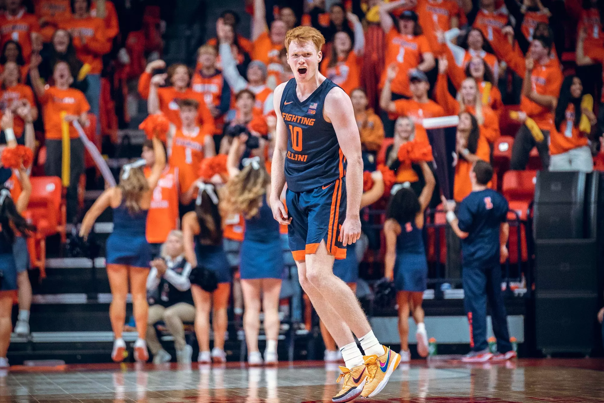 CHAMPAIGN, IL - November 17, 2023 - Illinois Guard Luke Goode (#10) during the game between the Valparaiso Beacons and the Illinois Fighting Illini at State Farm Center in Champaign, IL. Photo By Courtney Bay