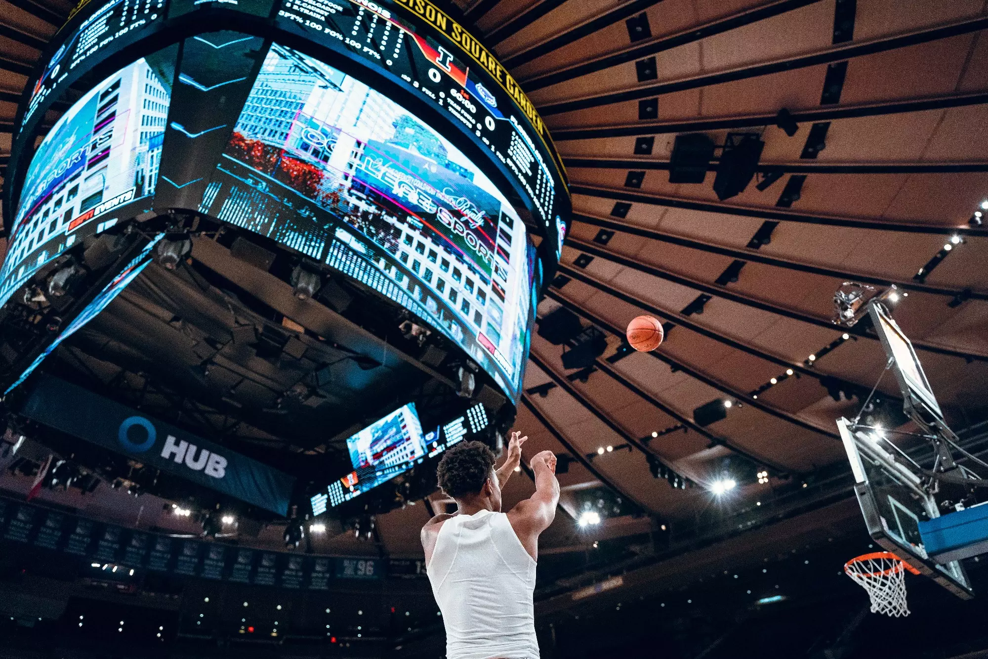 New York City, NY - December 05, 2023 - Illinois Guard Justin Harmon (#4) before the game between the Florida Atlantic Owls and the Illinois Fighting Illini at Madison Square Garden in New York City, NY. Photo By Courtney Bay