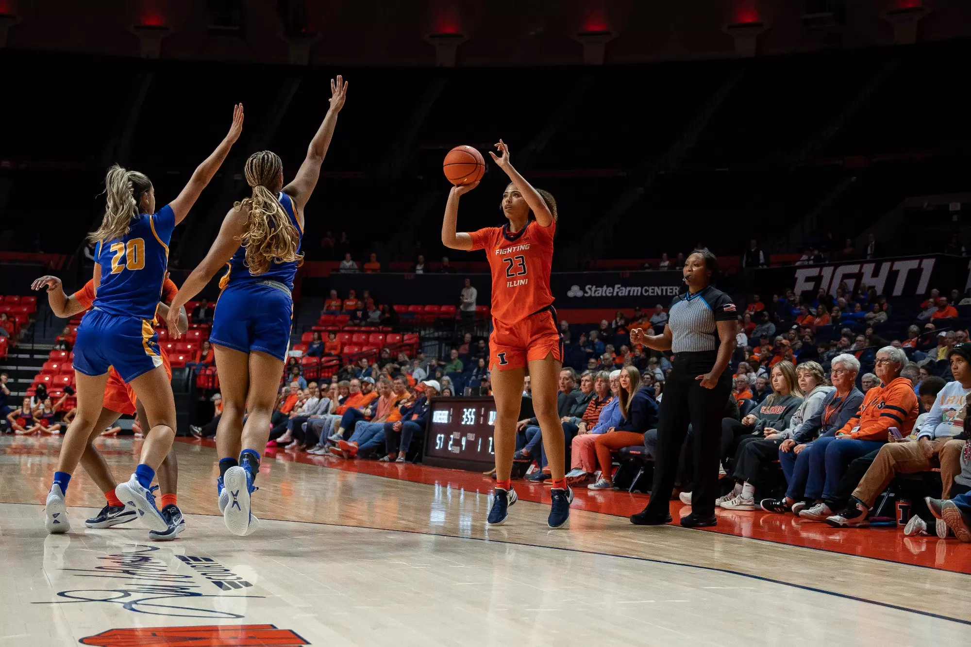 CHAMPAIGN, IL - November 07, 2023 - Illinois Forward Brynn Shoup-Hill (#23) during the game between the Morehead State Eagles and the Illinois Fighting Illini at State Farm Center in Champaign, IL. Photo By Madison Dabrowski
