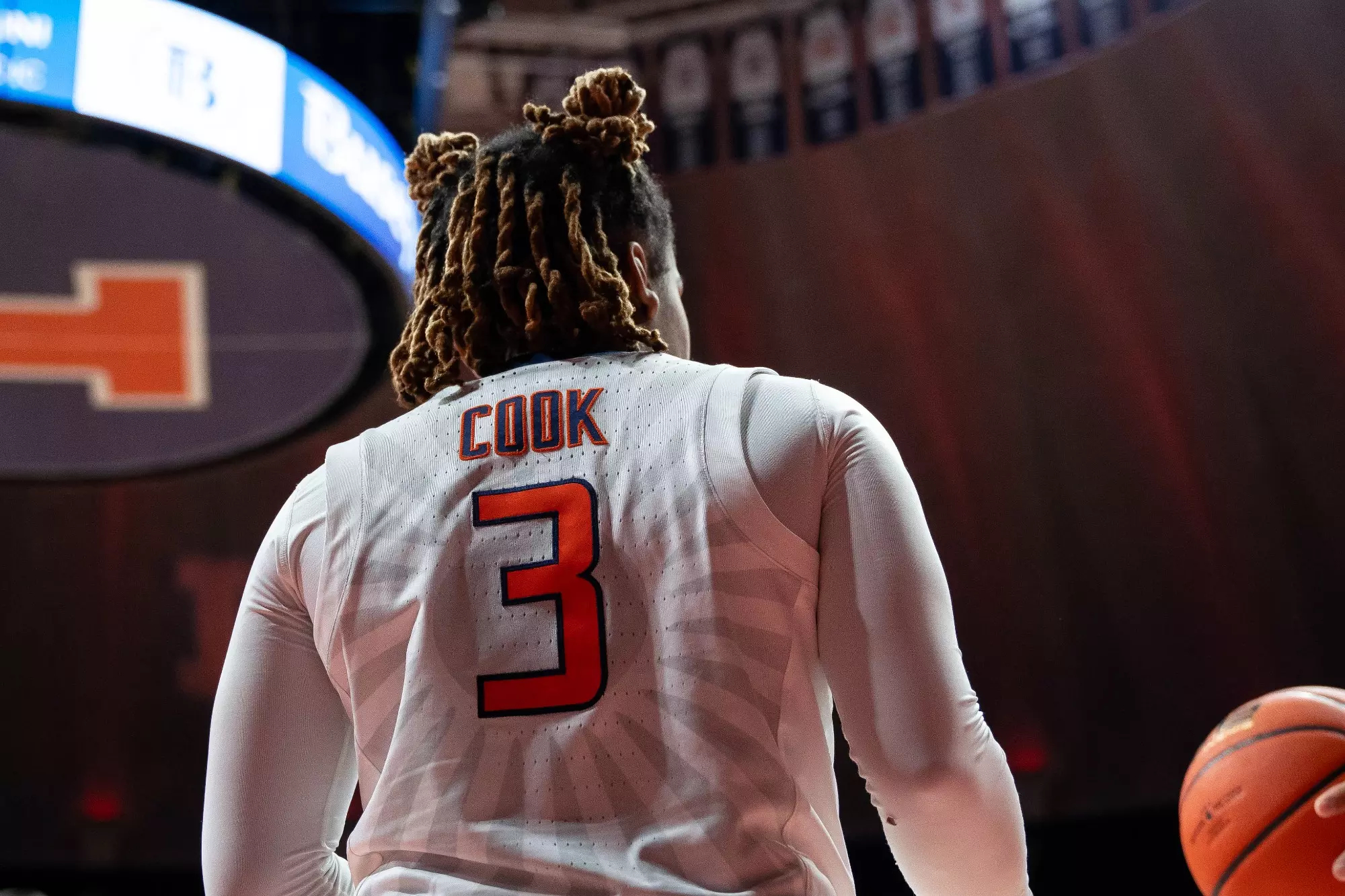 CHAMPAIGN, IL - November 26, 2023 - Illinois Guard Makira Cook (#3) during the game between the Canisius Golden Griffins and the Illinois Fighting Illini at State Farm Center in Champaign, IL. Photo By Madison Dabrowski