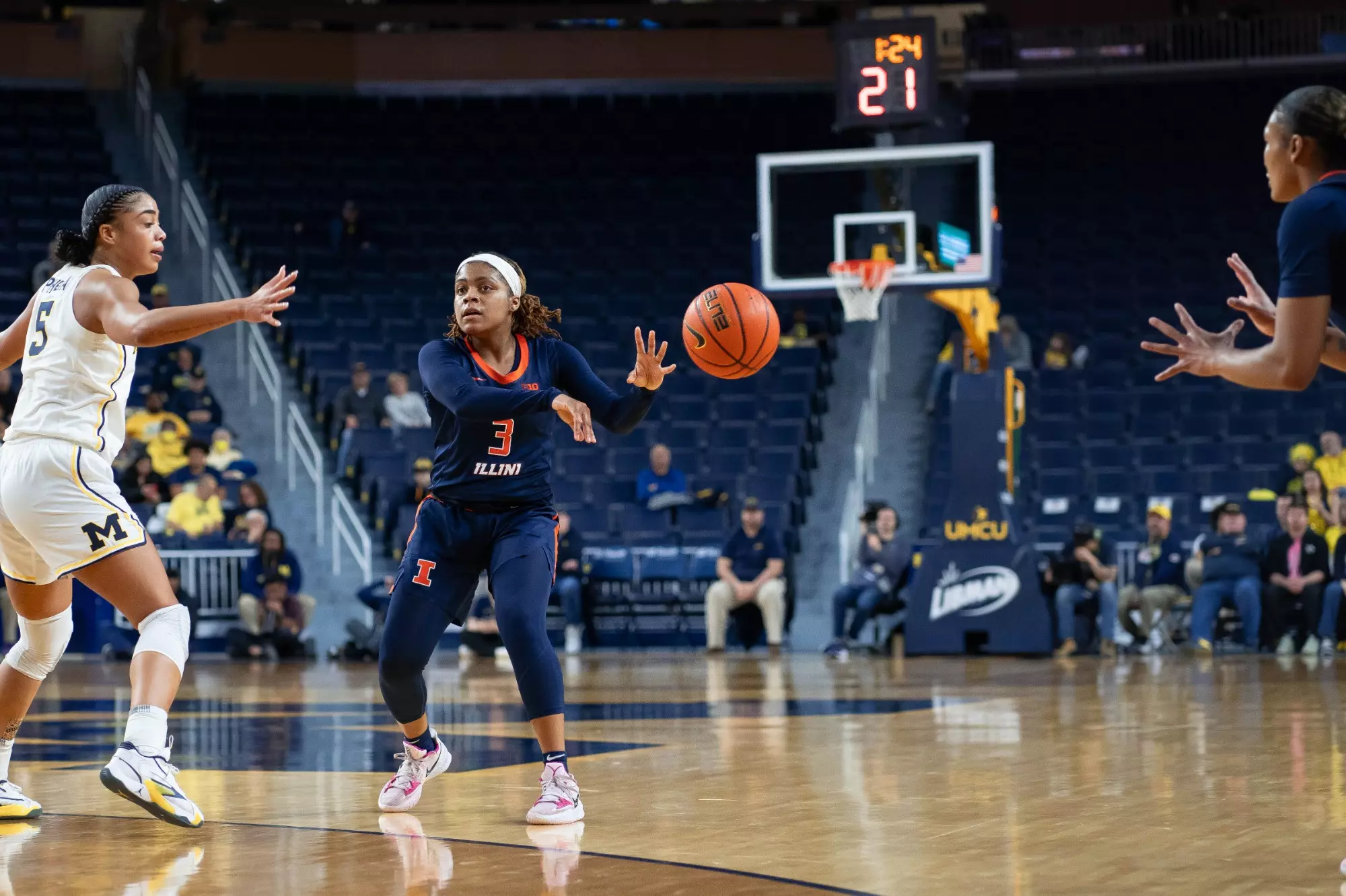 Ann Arbor, MI - January 31, 2024 - Illinois Guard Makira Cook (#3) during the game between the Michigan Wolverines and the Illinois Fighting Illini at Crisler Center in Ann Arbor, MI. Photo By Madison Dabrowski
