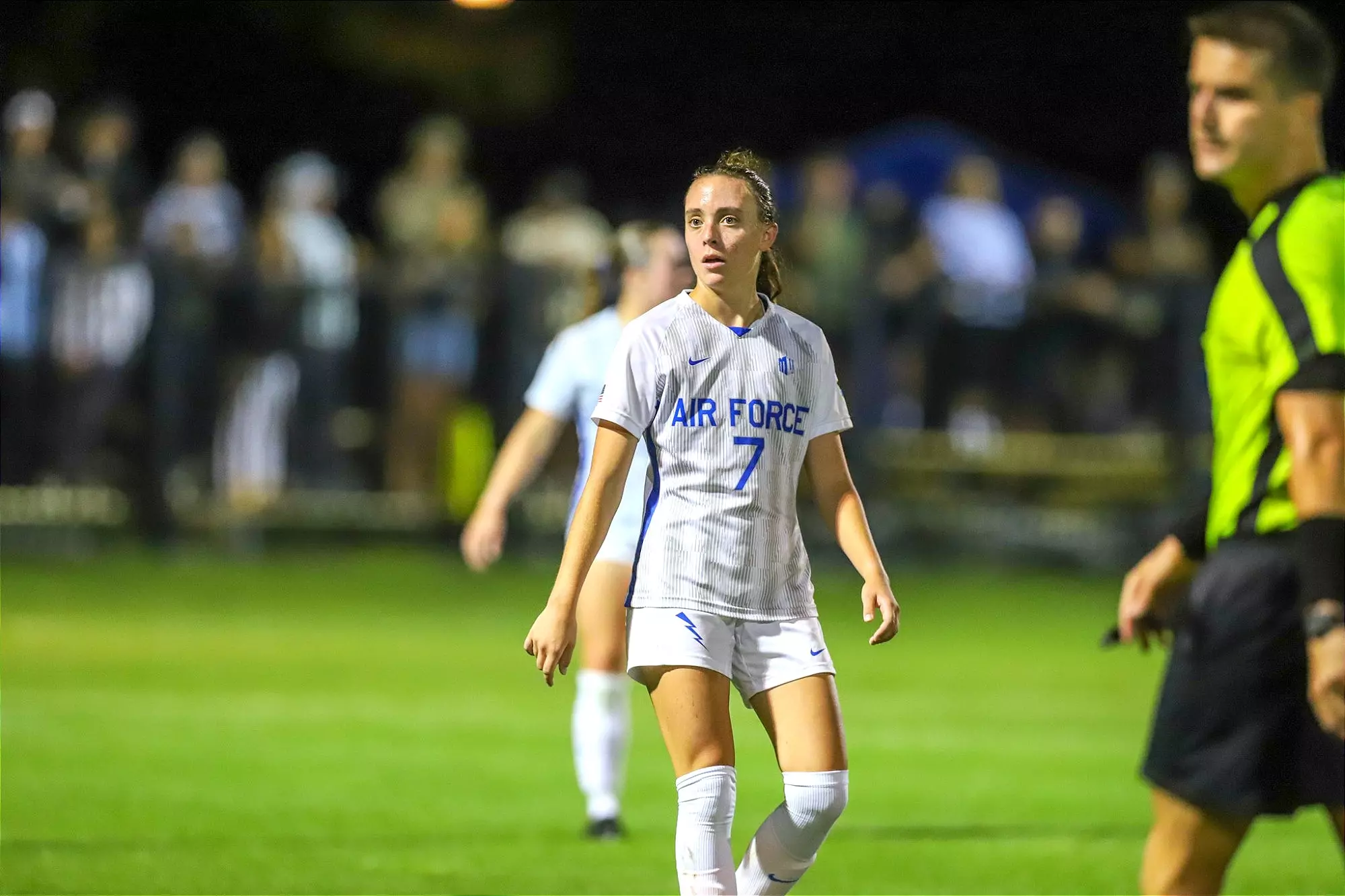 Image related to Falcons take 4-1 lead indoors against Army