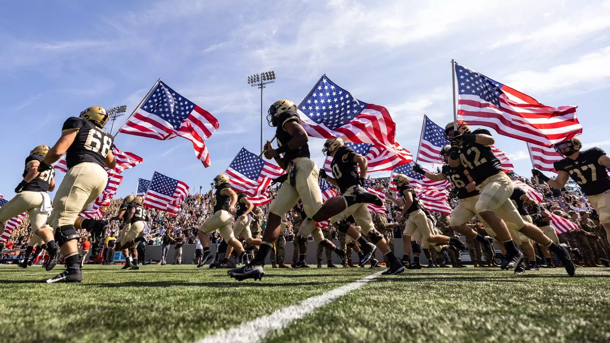 Army Football takes the field in 2021 against Western Kentucky