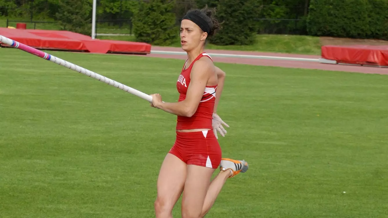 Vera Neuenswander | Pole Vaulter