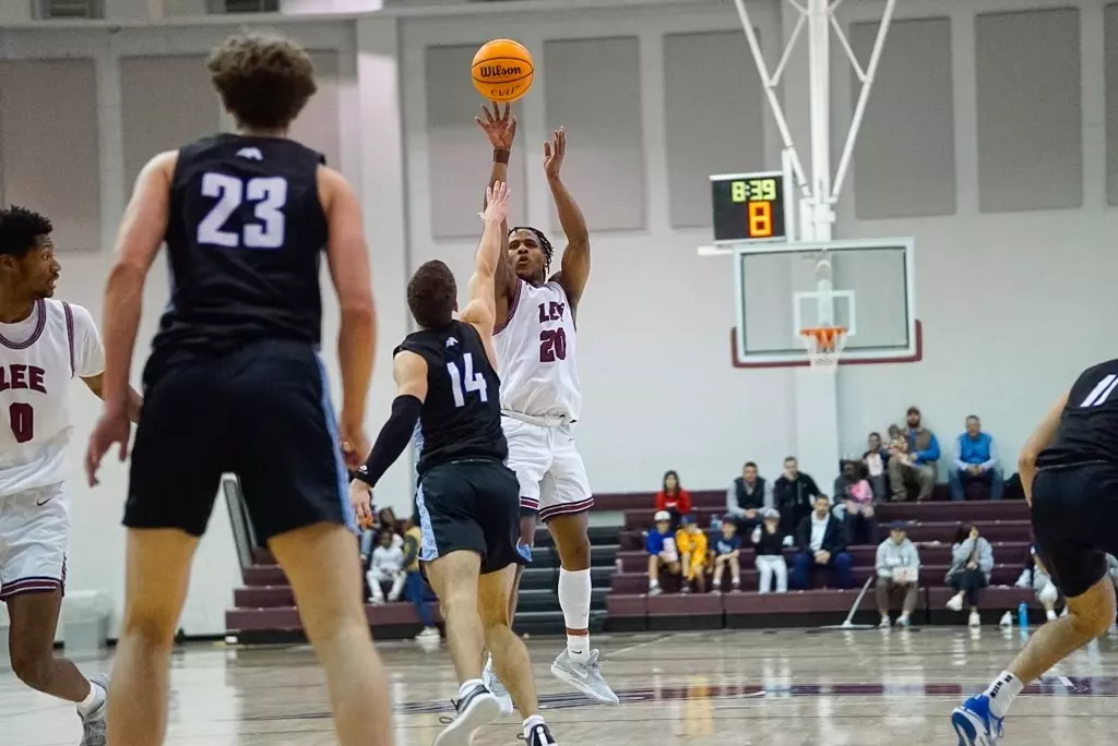 Flames Drop First Game of the Season to UAH - Lee University Athletics flames-drop-first-game-of-the-season-to-uah-lee-university-athletics