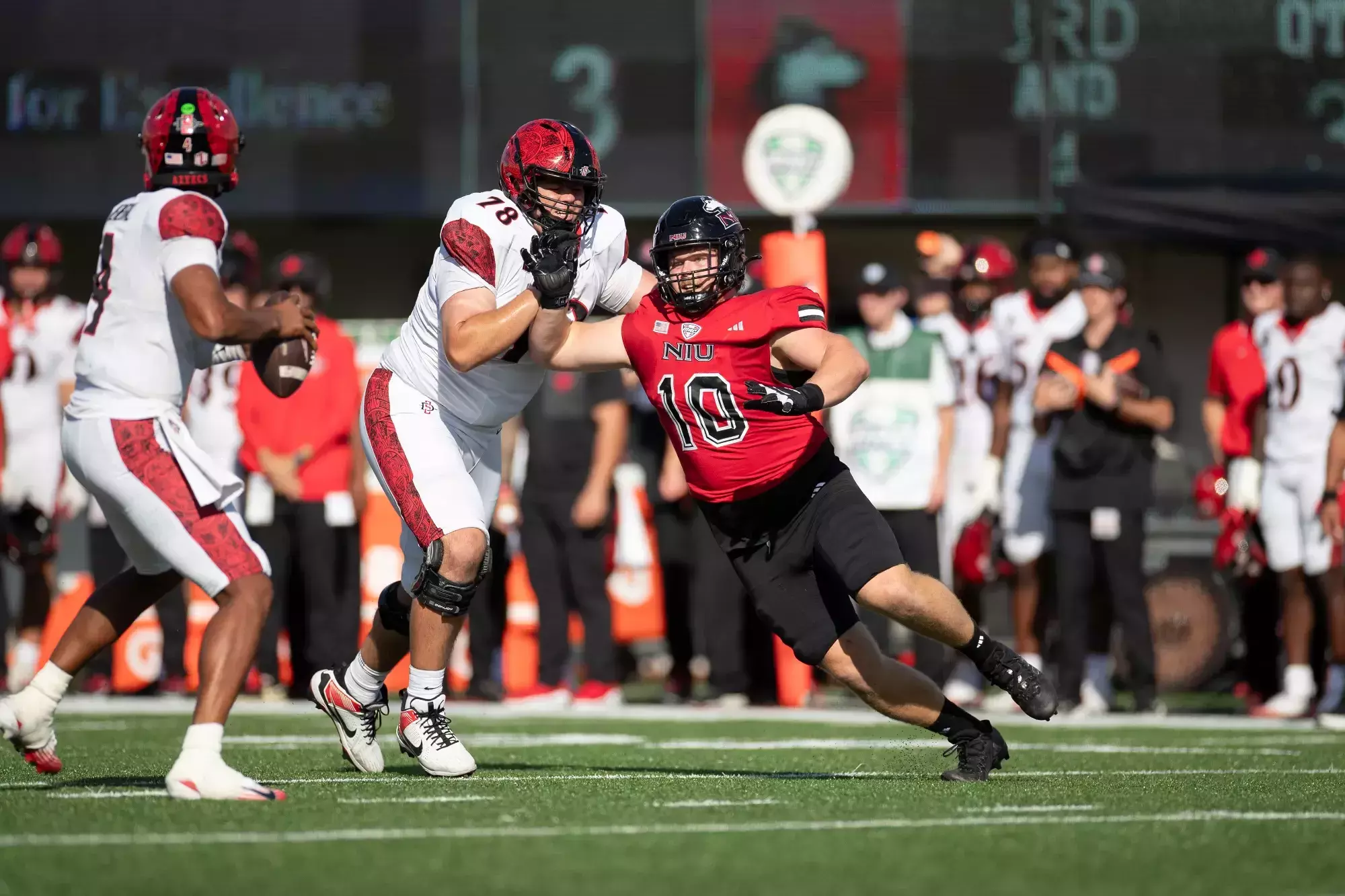 Mark Hensley - Football - NIU Athletics