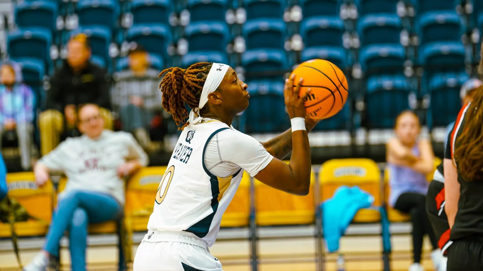 Jordyn Weaver Sets Career High in Win Over Gardner-Webb - Queens University of Charlotte Athletics jordyn-weaver-sets-career-high-in-win-over-gardner-webb-queens-university-of-charlotte-athletics