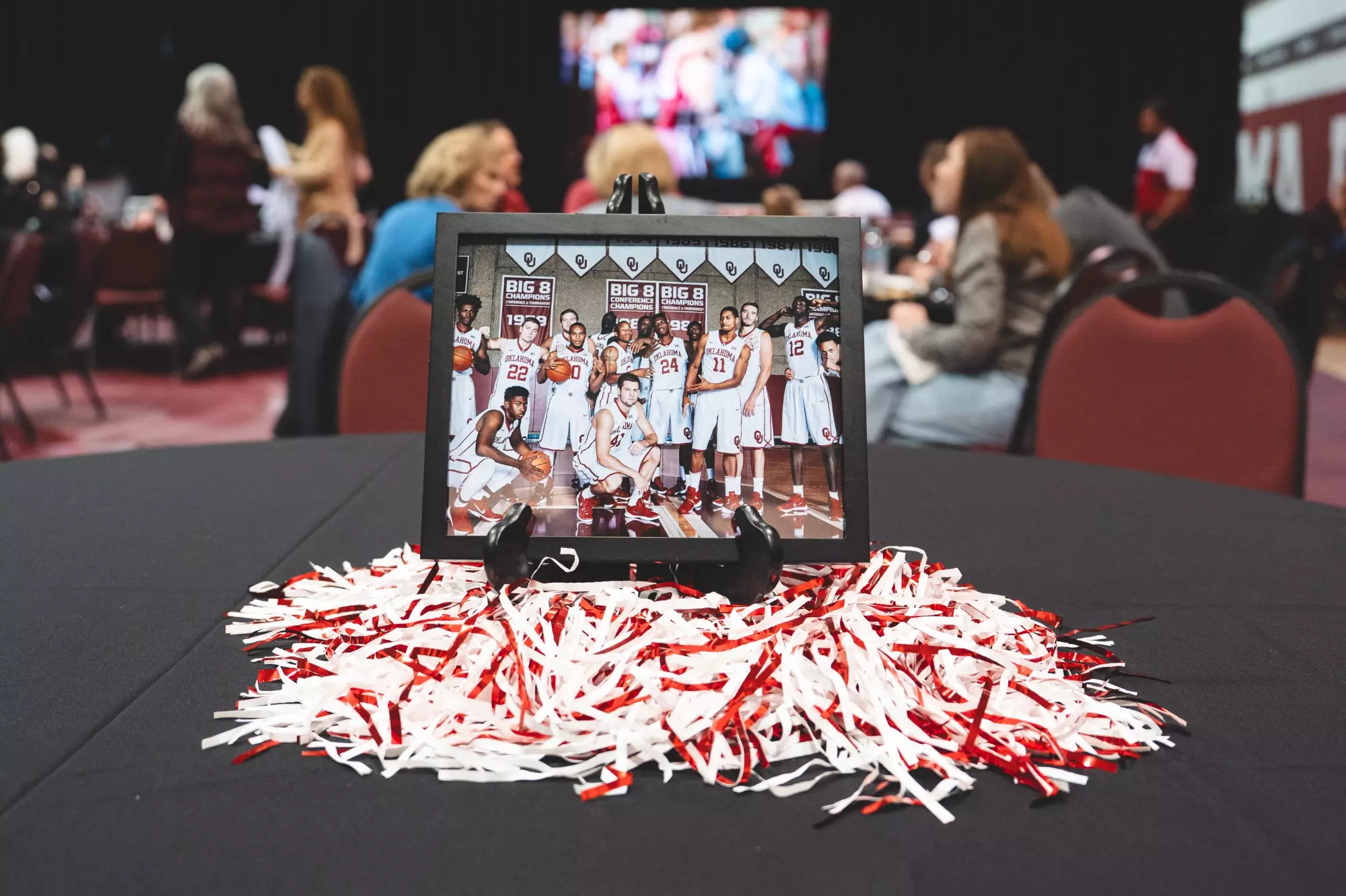 Photo of the 20216 Men's Basketball Final Four Team in a frame on a table