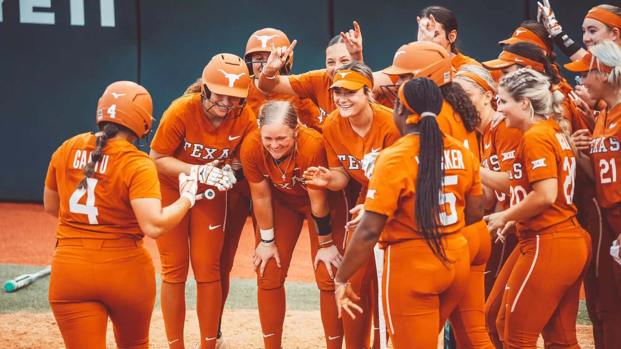 Softball releases its 2022 spring schedule - University of Texas Athletics softball-releases-its-2022-spring-schedule-university-of-texas-athletics