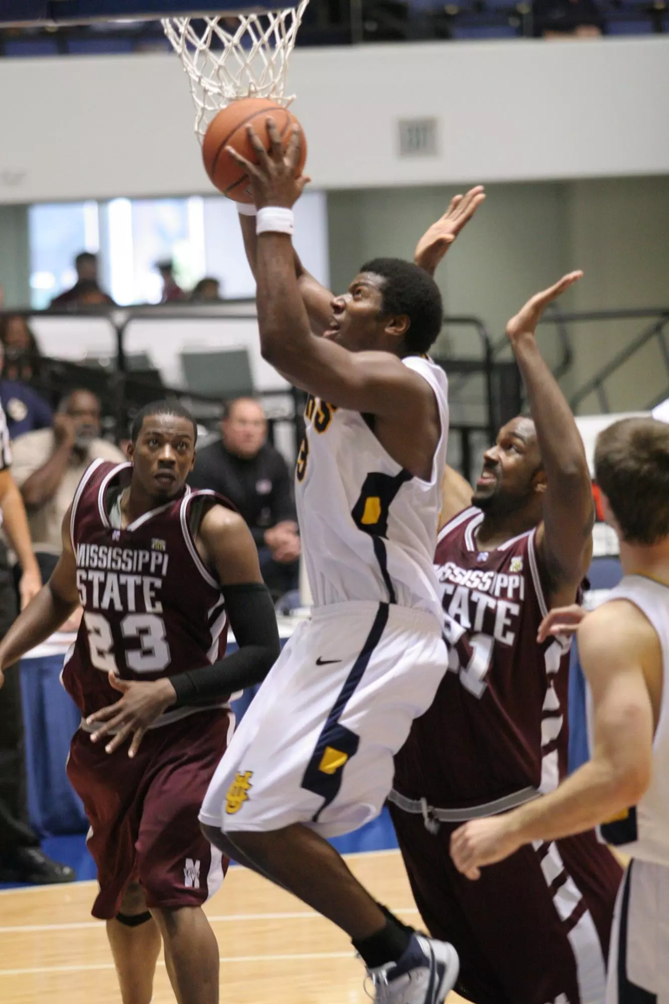uci-mbb-darren-fells-2008-2021-nfl