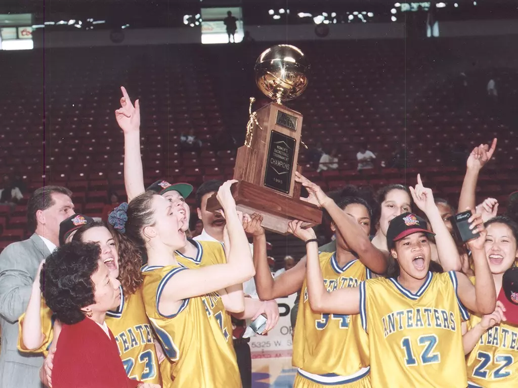 1995-wbb-big-west-champs-2