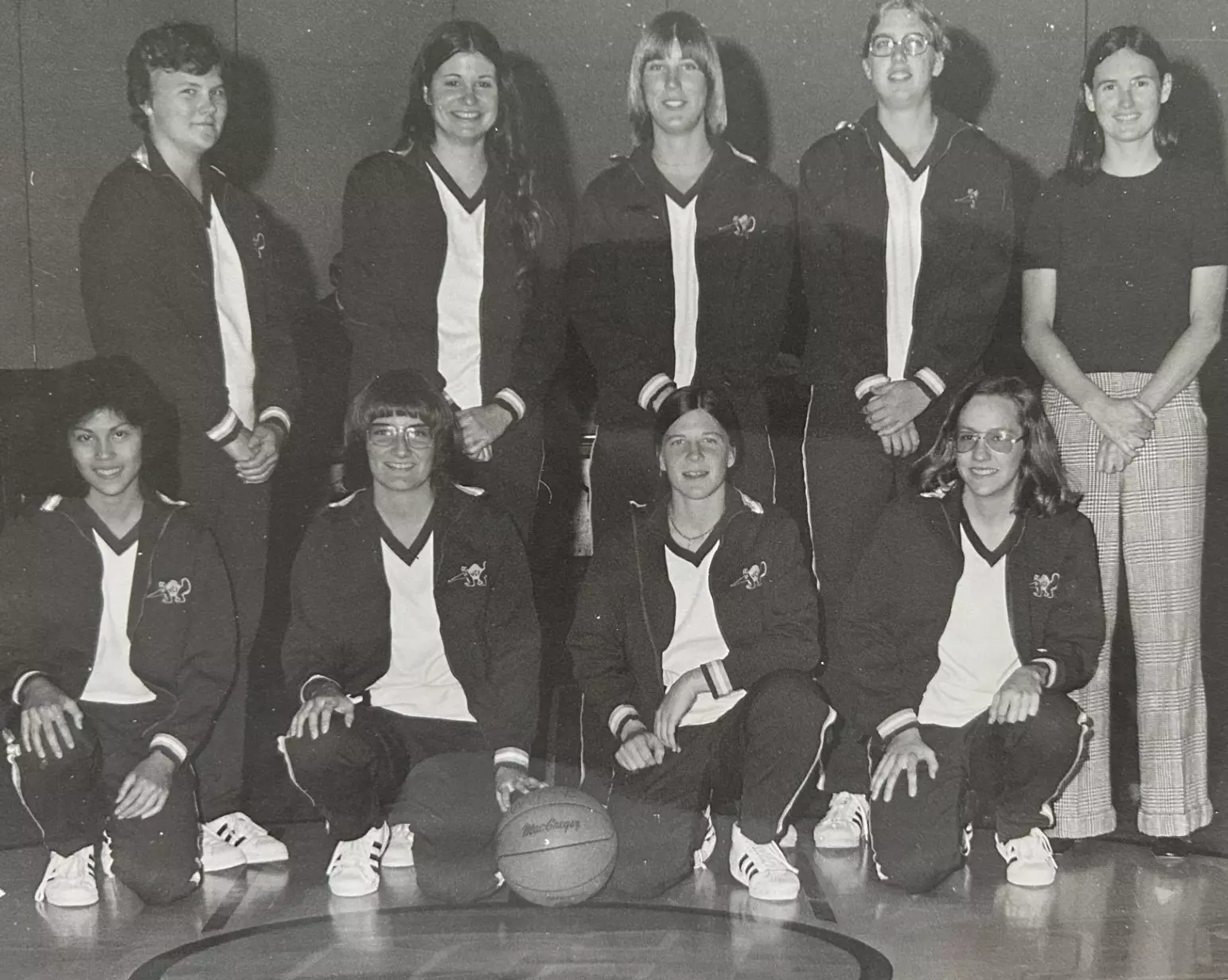 1975-76-WBB-team
