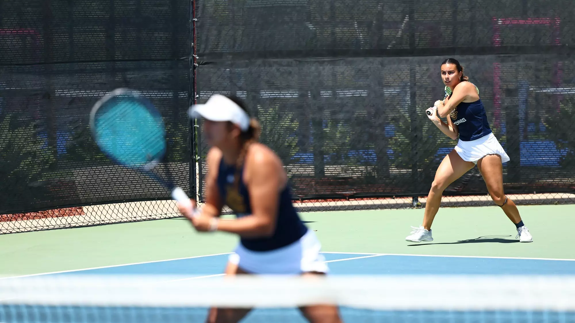 Bella backhand return