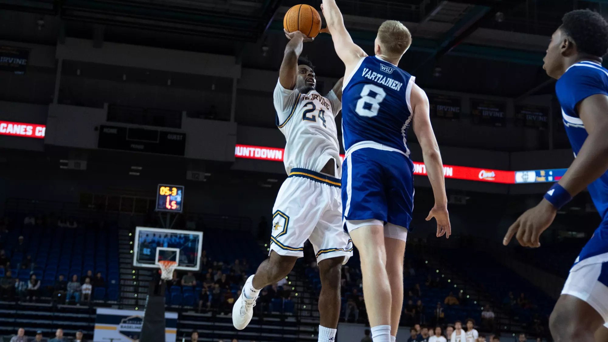 Jurian Dixon led UCI with 23 points against Weber State