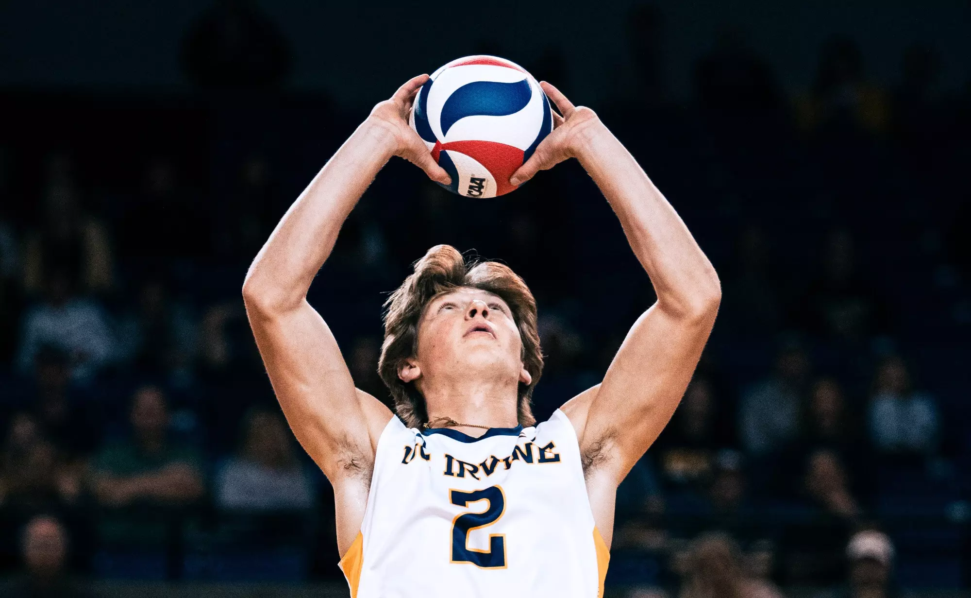 Micah Tumas sets a ball