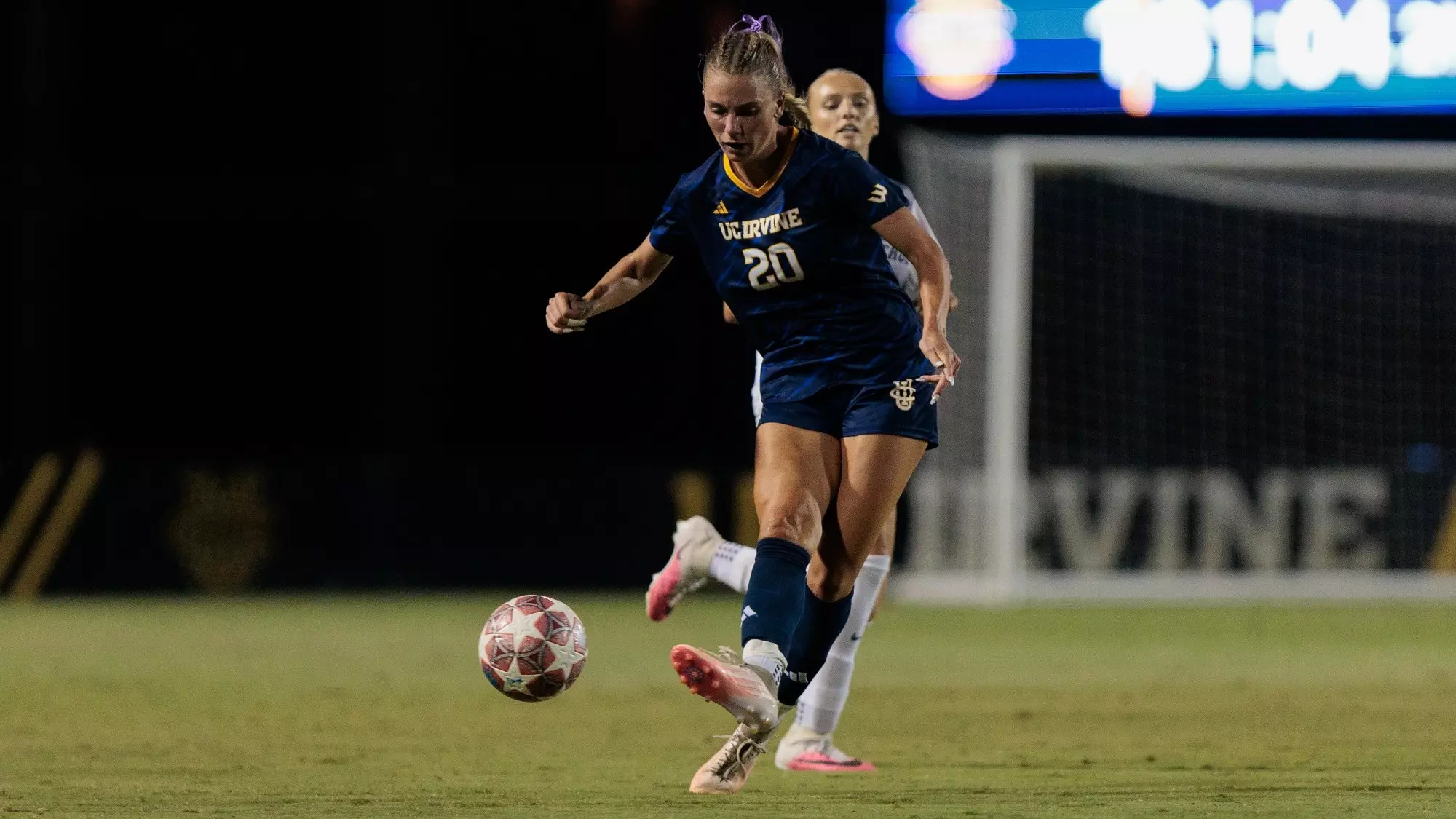 Ariane Haysman Boaler boots a ball upfield in a 2026 match vs. San Diego