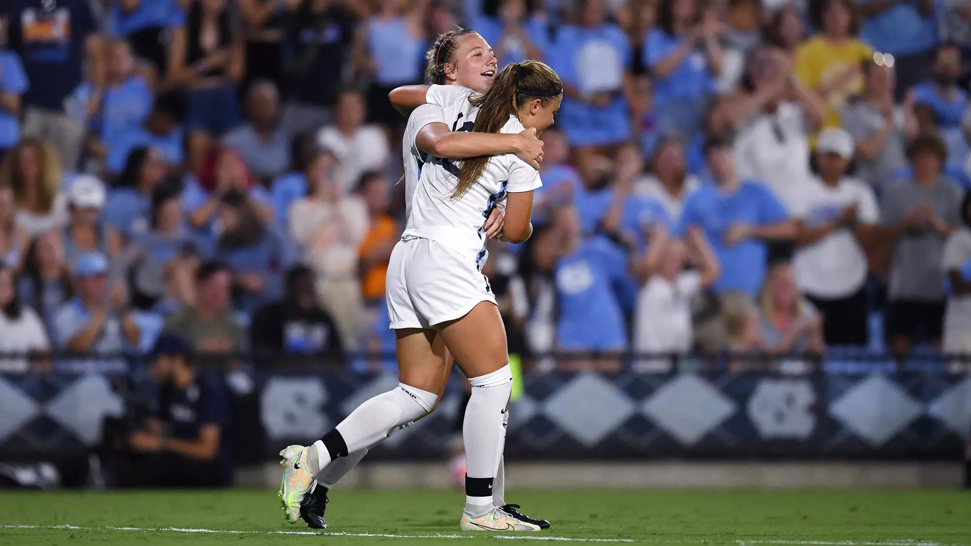 Avery Patterson, Bella Sember
University of North Carolina Women's Soccer v Tennessee
Dorrance Field
Chapel Hill, NC
Saturday, August 18, 2022
