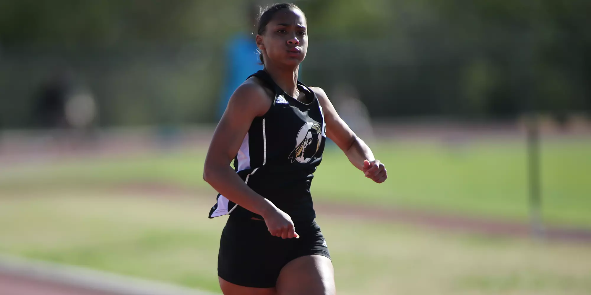 Jada Wallas akiga muri High school Jada Wallas akiga muri High school