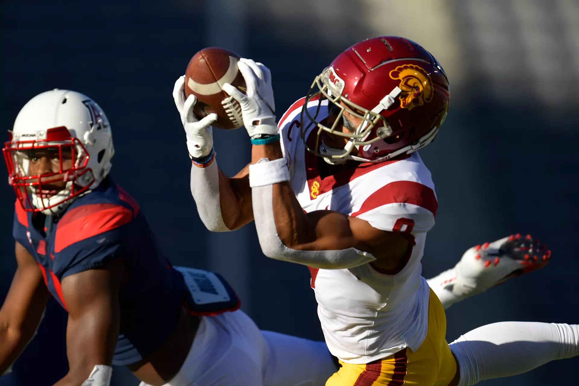 Amon-Ra St. Brown catching a ball vs. Arizona