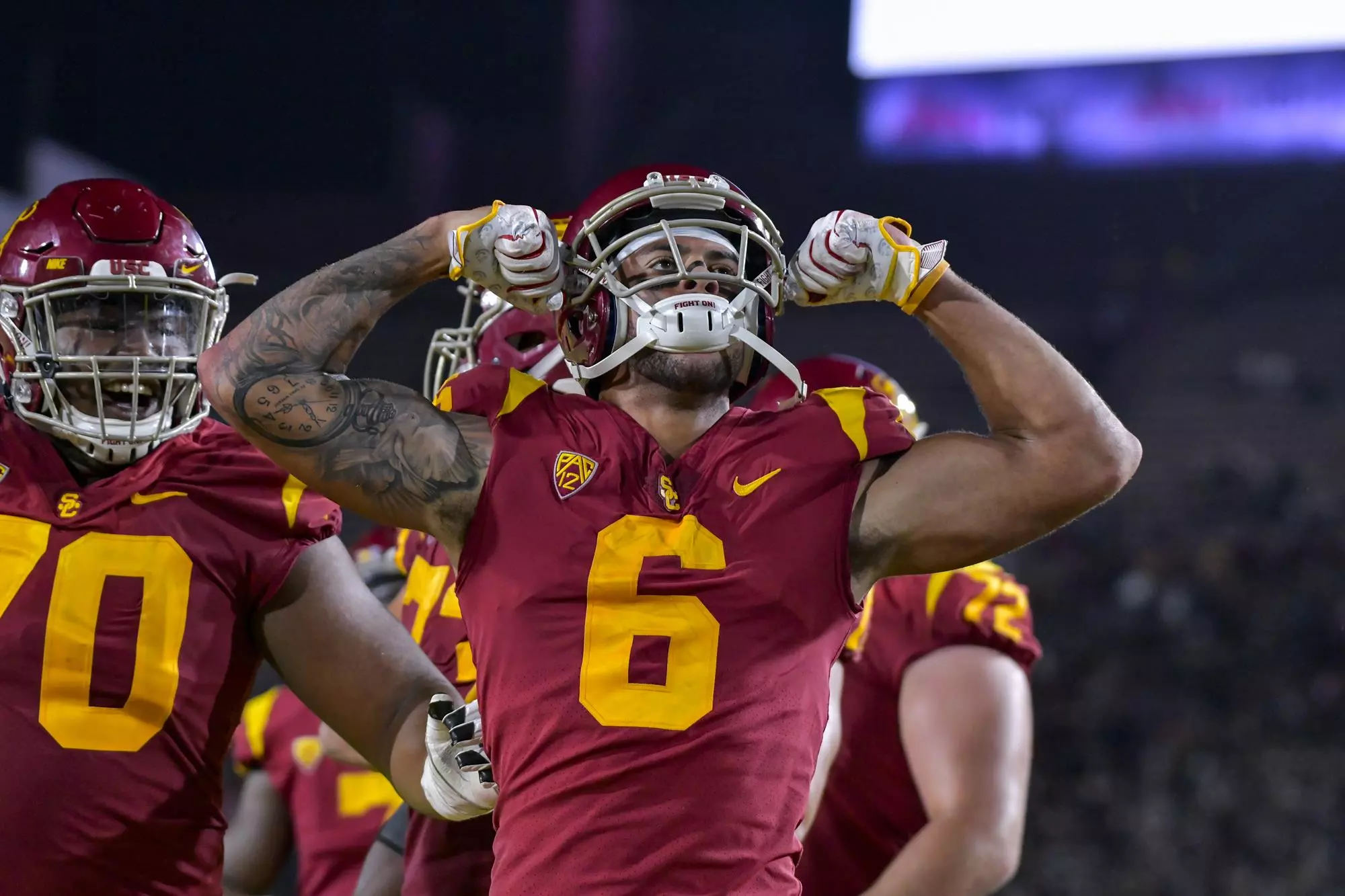 Michael Pittman Jr flexing