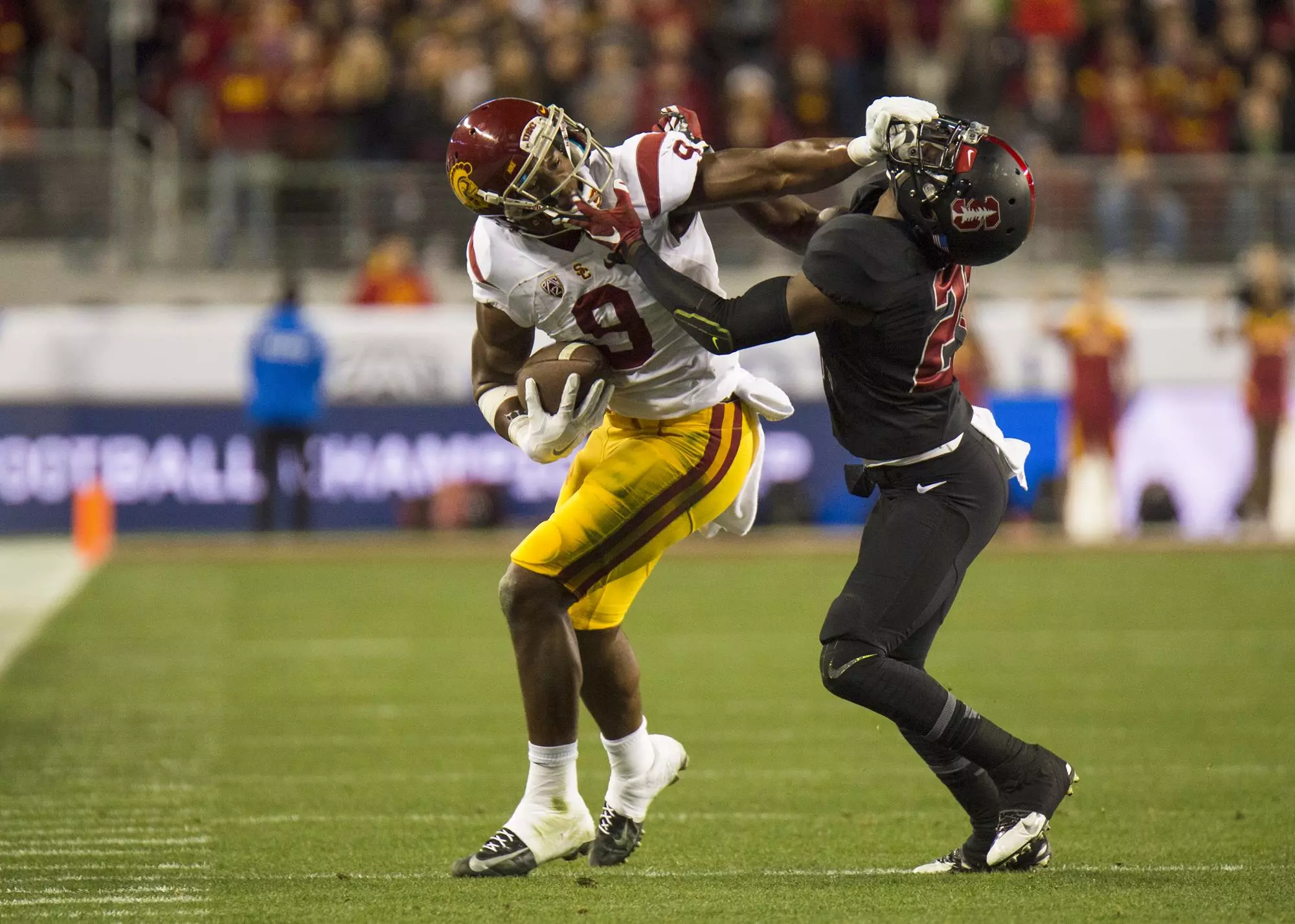 JuJu Smith-Schuster stiff-arms Stanford player