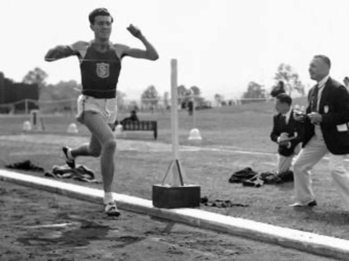 Louis Zamperini running