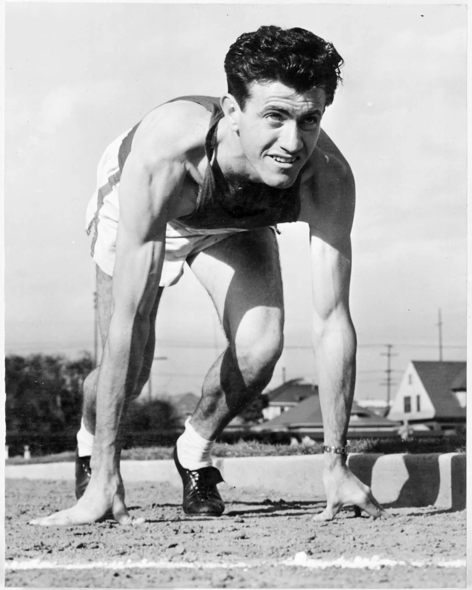 Louis Zamperini getting ready to run